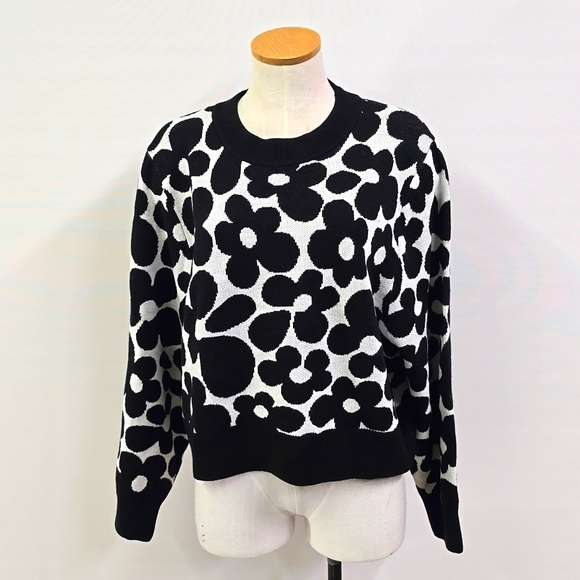 H&M Sweaters - NWT H&M BLACK AND WHITE FLOWER POWER SWEATER X-LARGE